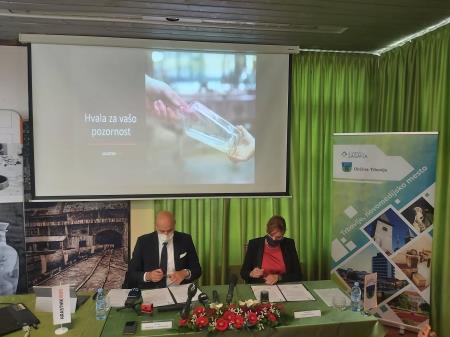 Novinarska konferenca 3